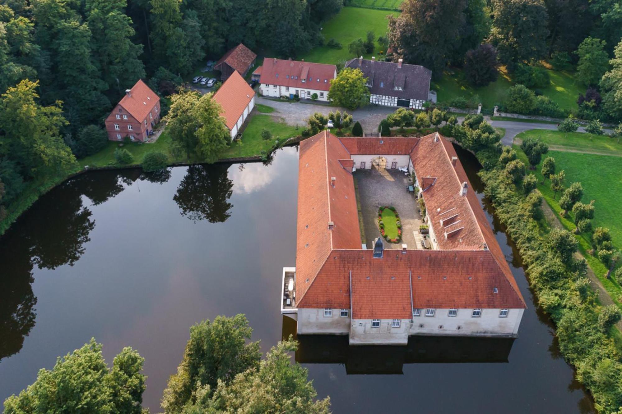 Am Wasserschloss Haus Marck *